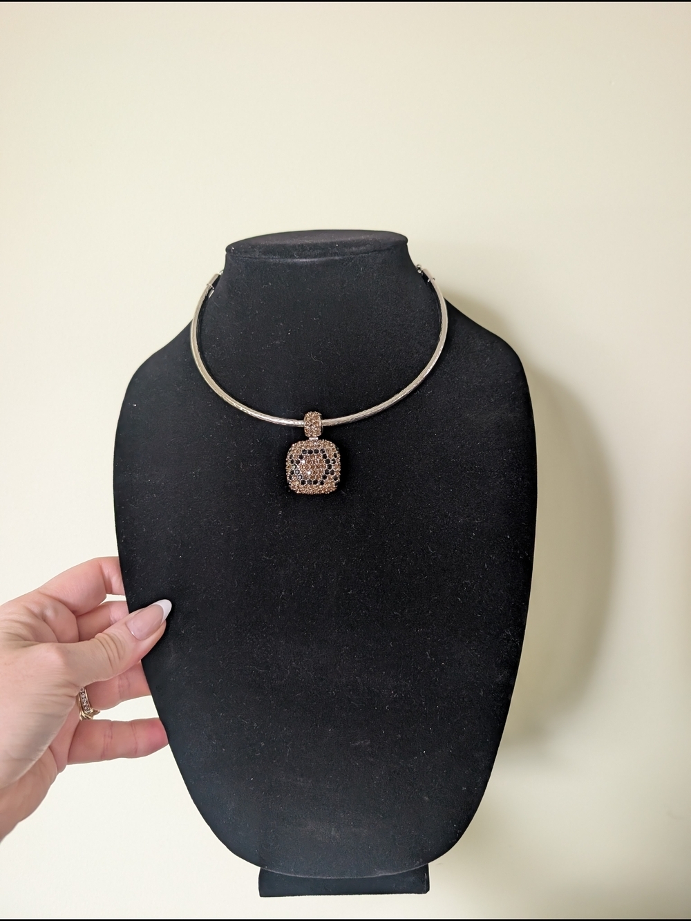 Silver Necklace with Black and Champagne Crystal Pendant - Women Jewelry - Picture 2 of 9